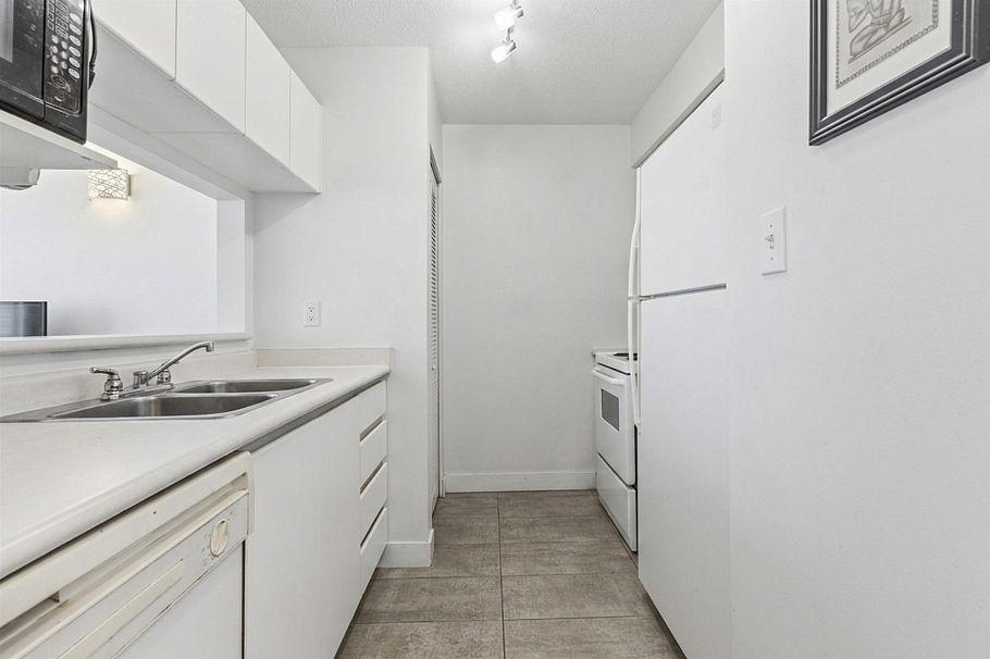 107 4990 Mcgeer Street Vancouver, BC - 11