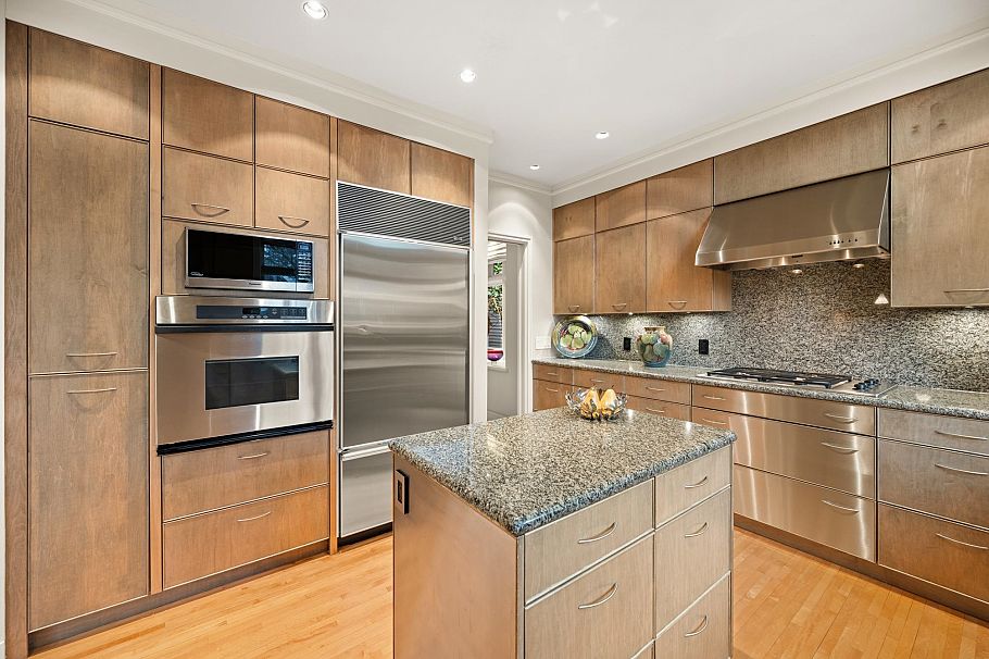 2722 W 31st Avenue Vancouver, BC - 18