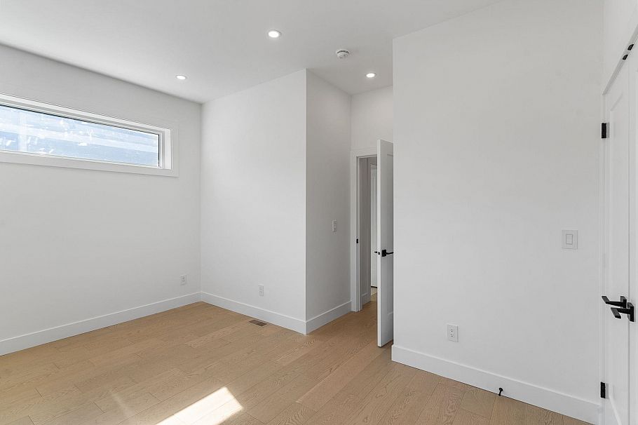 340 E Keith Road North Vancouver, BC - 19