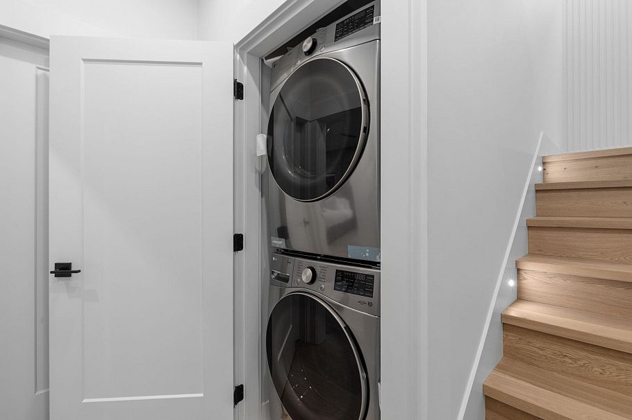 2 4549 W 11th Avenue Vancouver, BC - 32