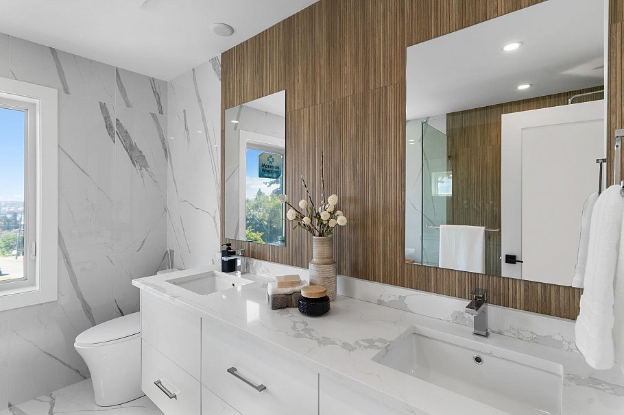 340 E Keith Road North Vancouver, BC - 12