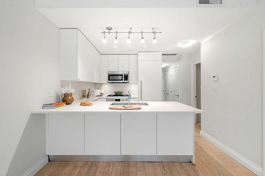 208 199 Victory Ship Way North Vancouver, BC - 13