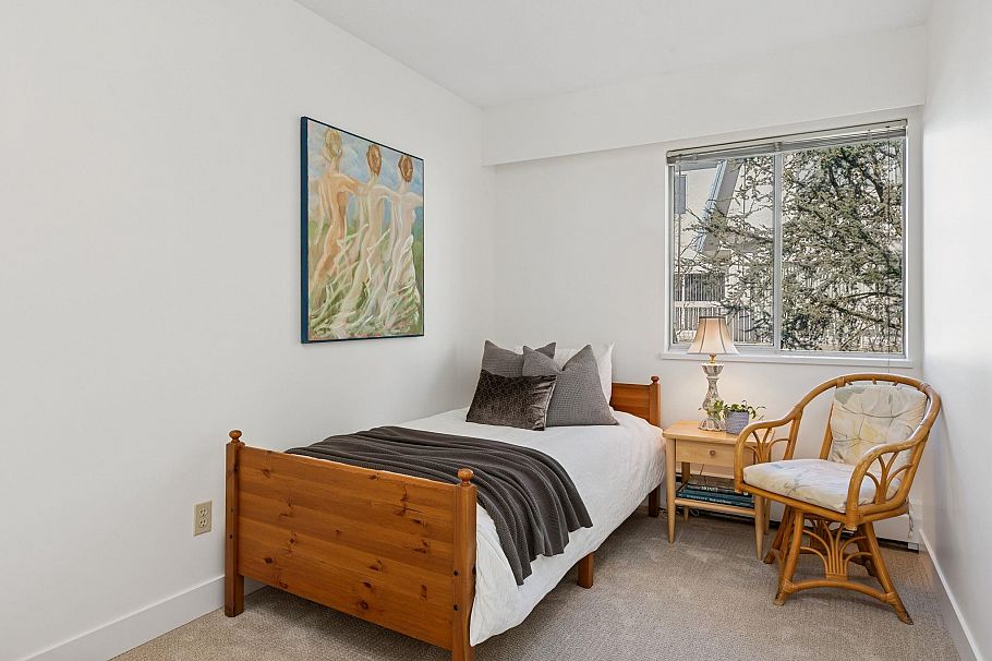 232 E 11th Street North Vancouver, BC - 16