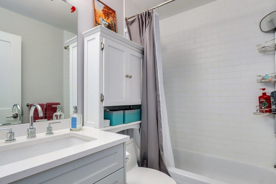 304 3711 Delbrook Avenue North Vancouver, BC - 21