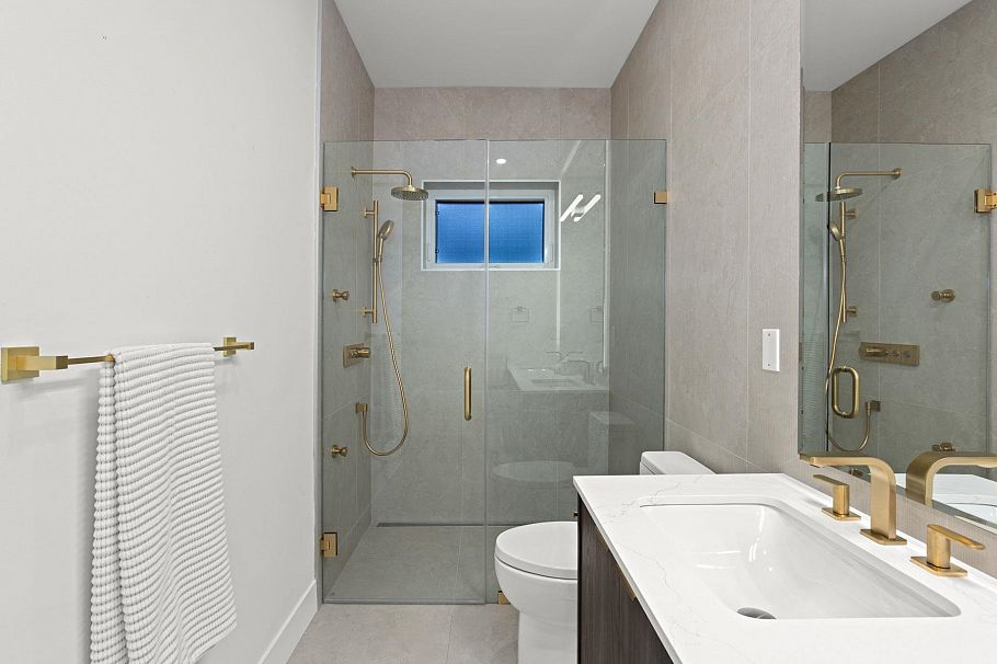 2 4549 W 11th Avenue Vancouver, BC - 25