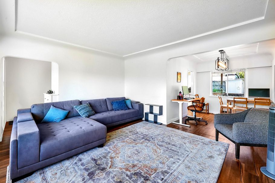 822 E 4th Street North Vancouver, BC - 11