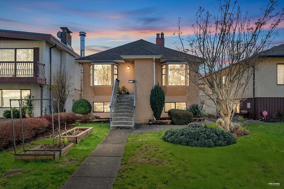 2576 Parker Street Vancouver, BC - 1