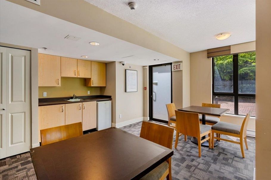 303 3588 Crowley Drive Vancouver, BC - 23