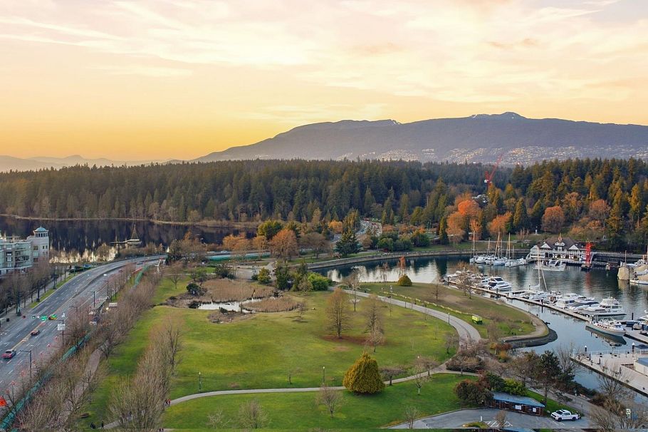 PH3 1790 Bayshore Drive Vancouver, BC - 1