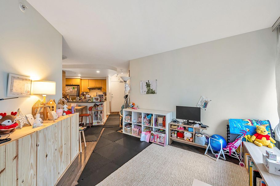 1001 1009 Expo Boulevard Vancouver, BC - 5