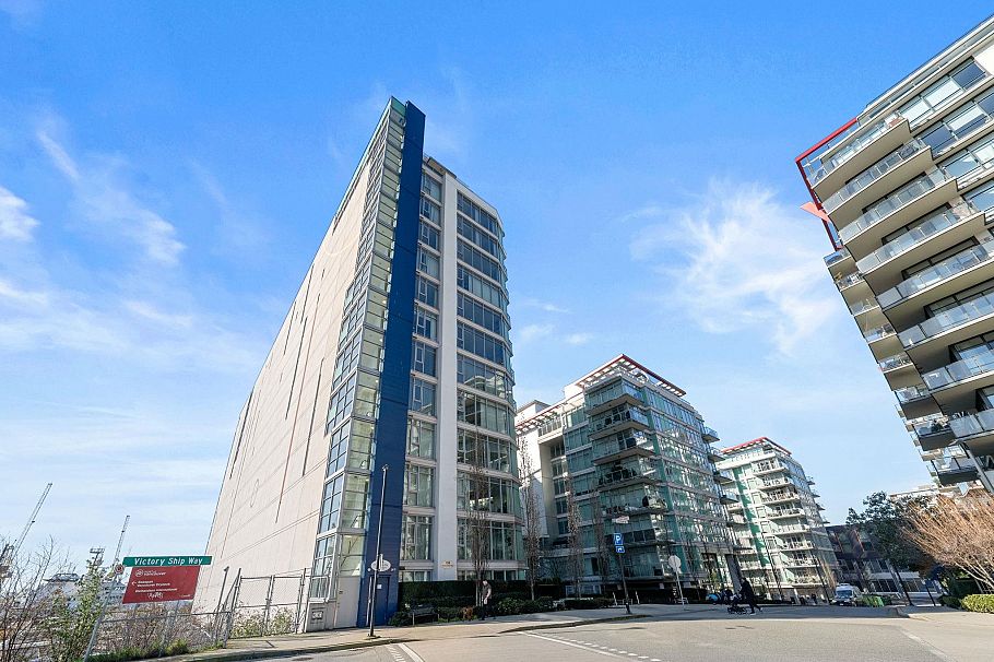 208 199 Victory Ship Way North Vancouver, BC - 23