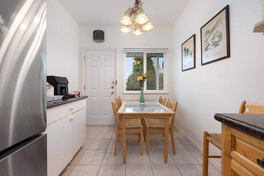 2423 E 4th Avenue Vancouver, BC - 9