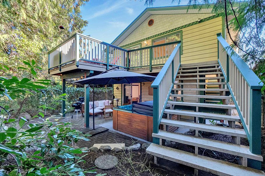 1652 Coleman Street North Vancouver, BC - 38