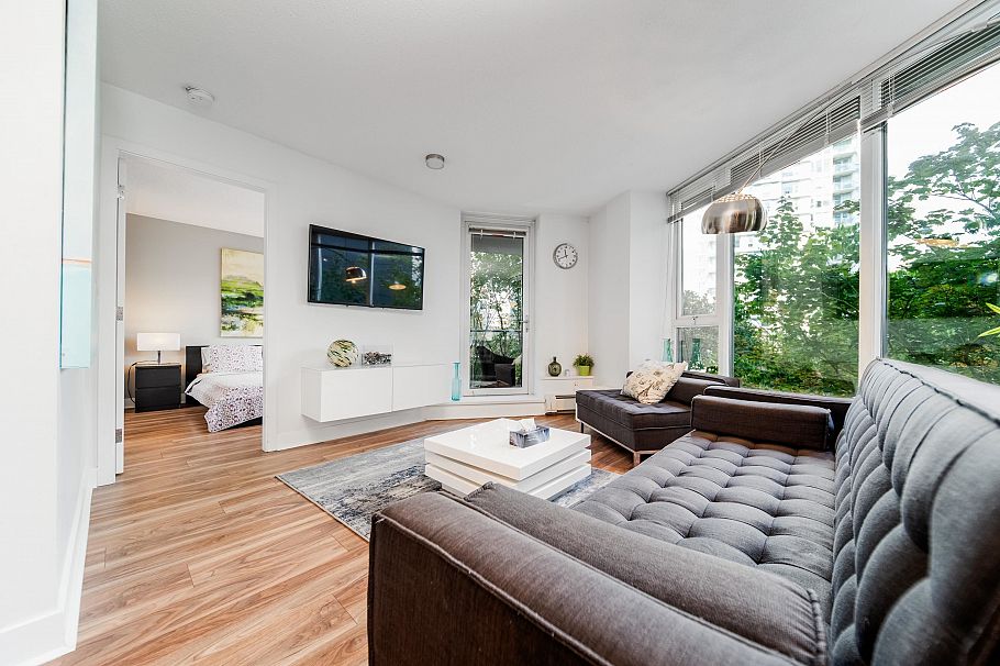 301 689 Abbott Street Vancouver, BC - 8