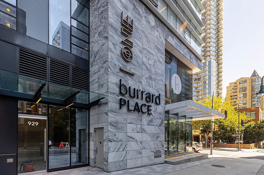 5502 1289 Hornby Street Vancouver, BC - 1