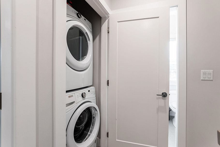 1371 E 13th Avenue Vancouver, BC - 25