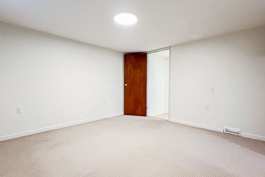 1165 E 26th Avenue Vancouver, BC - 18