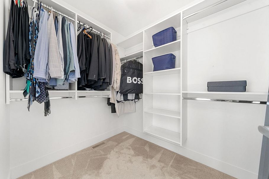 361 E 15th Street North Vancouver, BC - 26