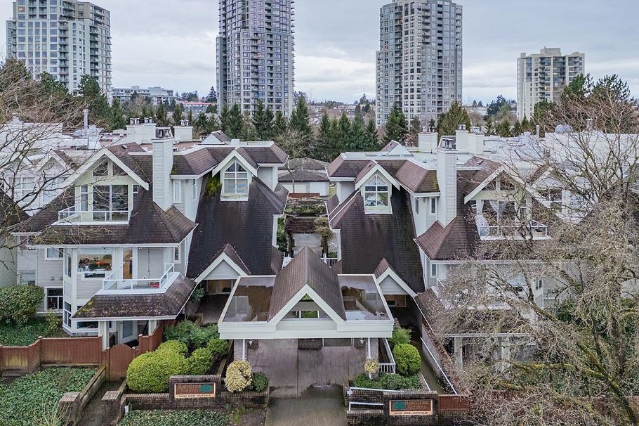 207 3628 Rae Avenue Vancouver, BC - 2