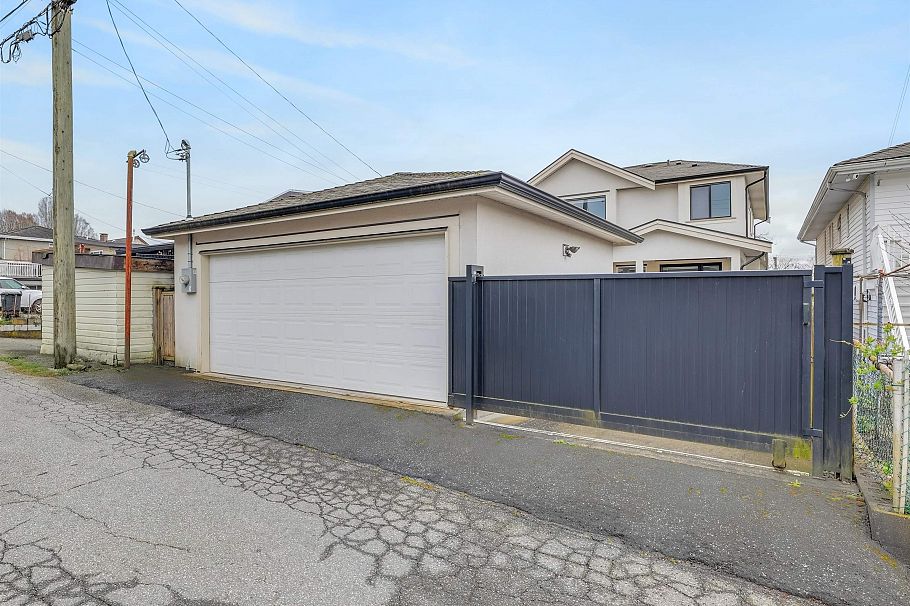 3933 Union Street Burnaby, BC - 38