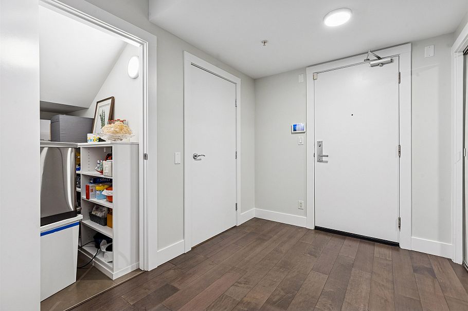 863 Richards Street Vancouver, BC - 15