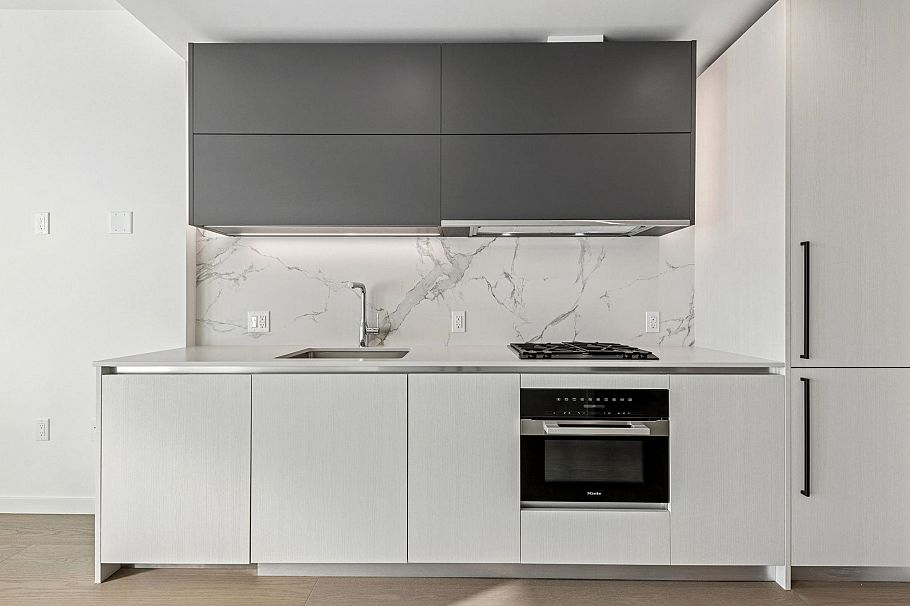 606 8415 Granville Street Vancouver, BC - 10