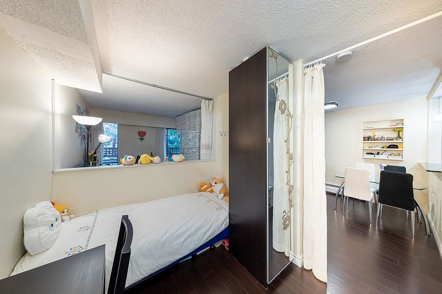 318 2320 W 40th Avenue Vancouver, BC - 20