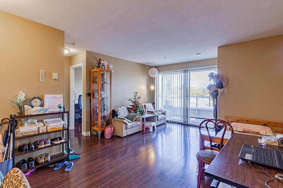 407 3480 Yardley Avenue Vancouver, BC - 4