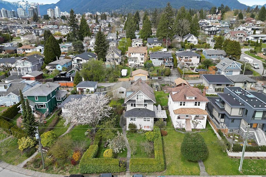 444 E 6th Street North Vancouver, BC - 4