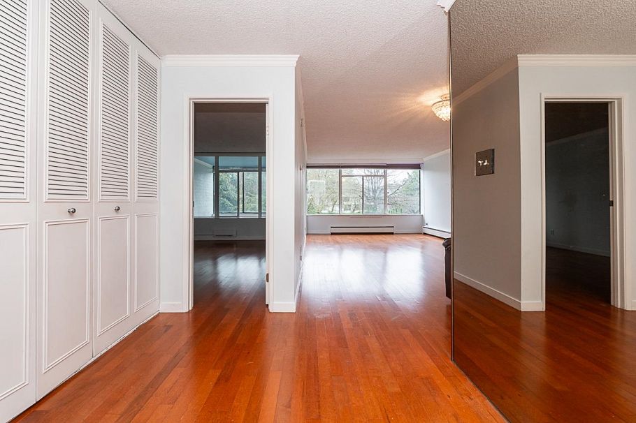 211 2101 Mcmullen Avenue Vancouver, BC - 7