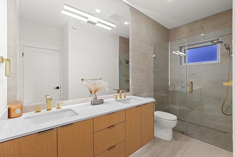 1 4549 W 11th Avenue Vancouver, BC - 24