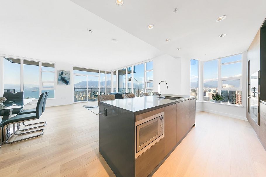 5502 1289 Hornby Street Vancouver, BC - 2