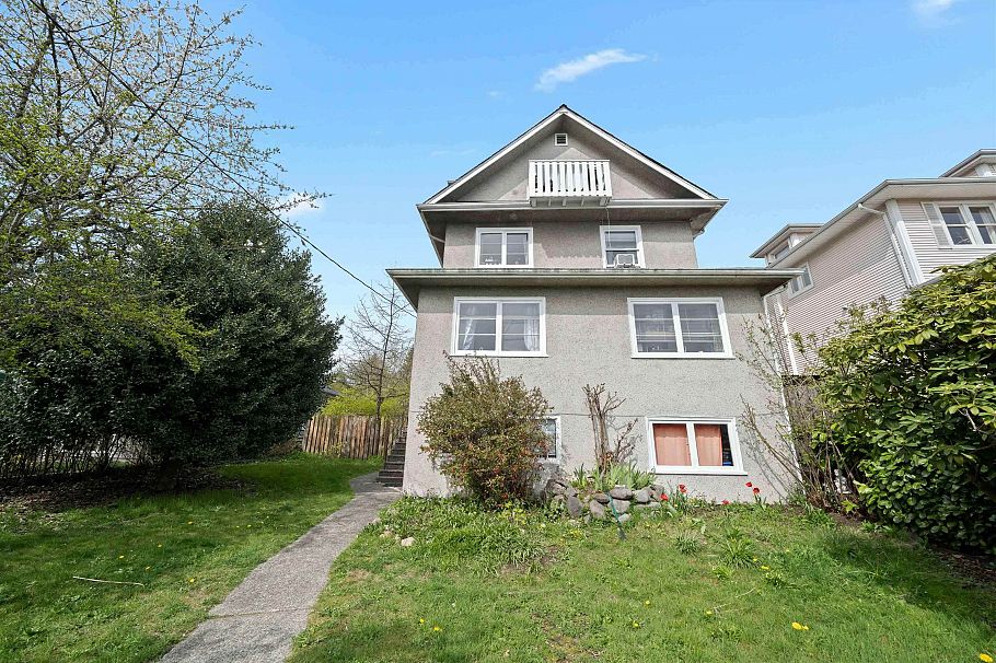 444 E 6th Street North Vancouver, BC - 34