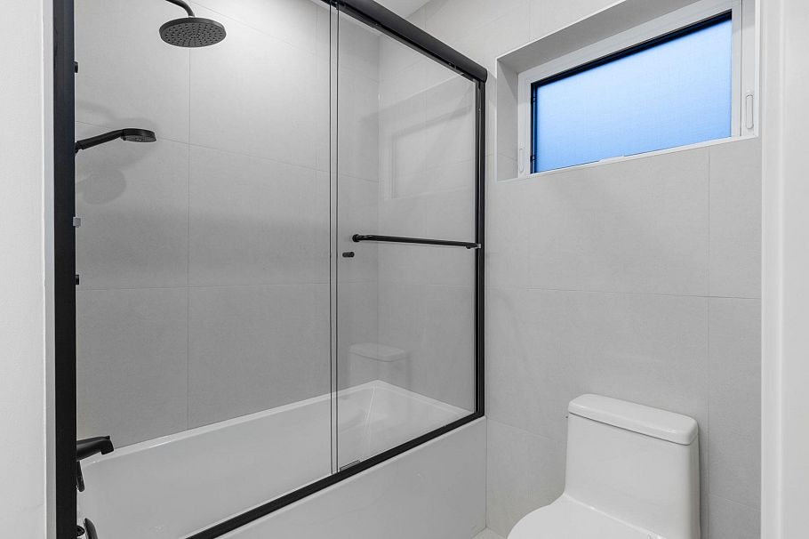 2 4549 W 11th Avenue Vancouver, BC - 30