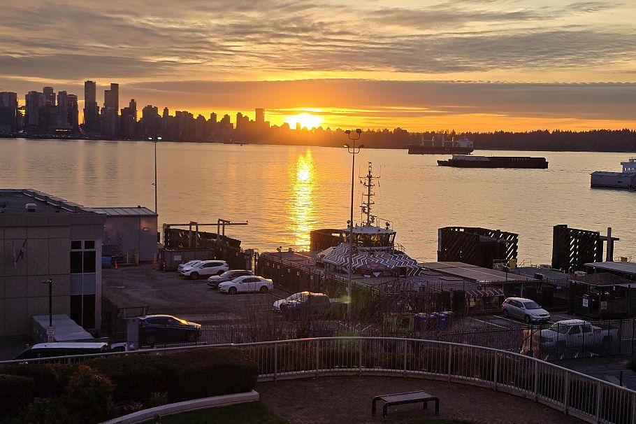 209 168 Chadwick Court North Vancouver, BC - 3