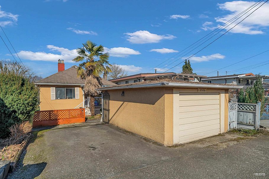 2576 Parker Street Vancouver, BC - 28