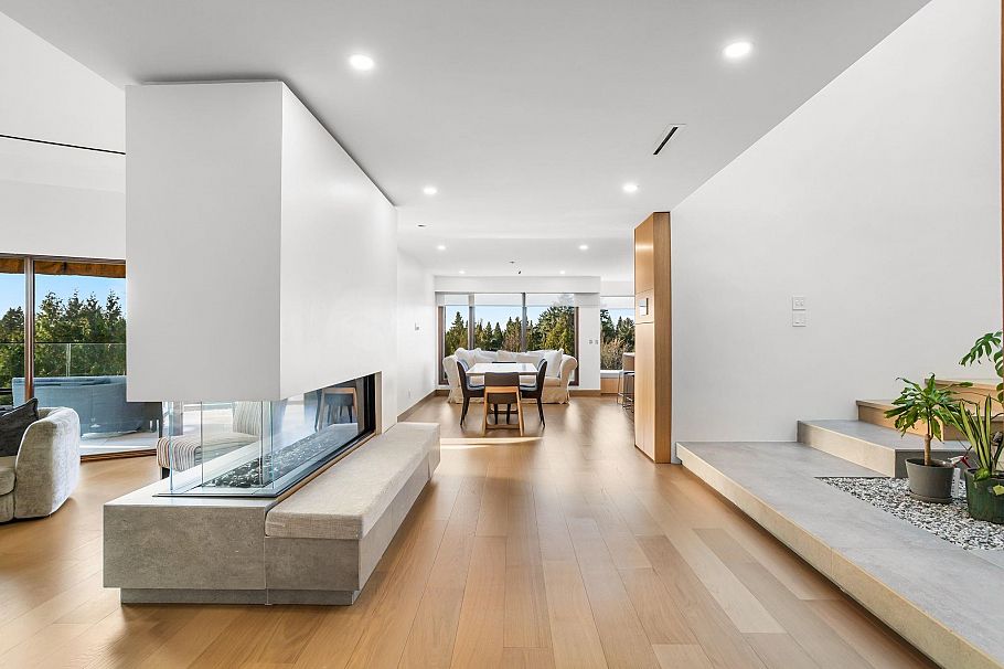 7353 Yew Street Vancouver, BC - 4