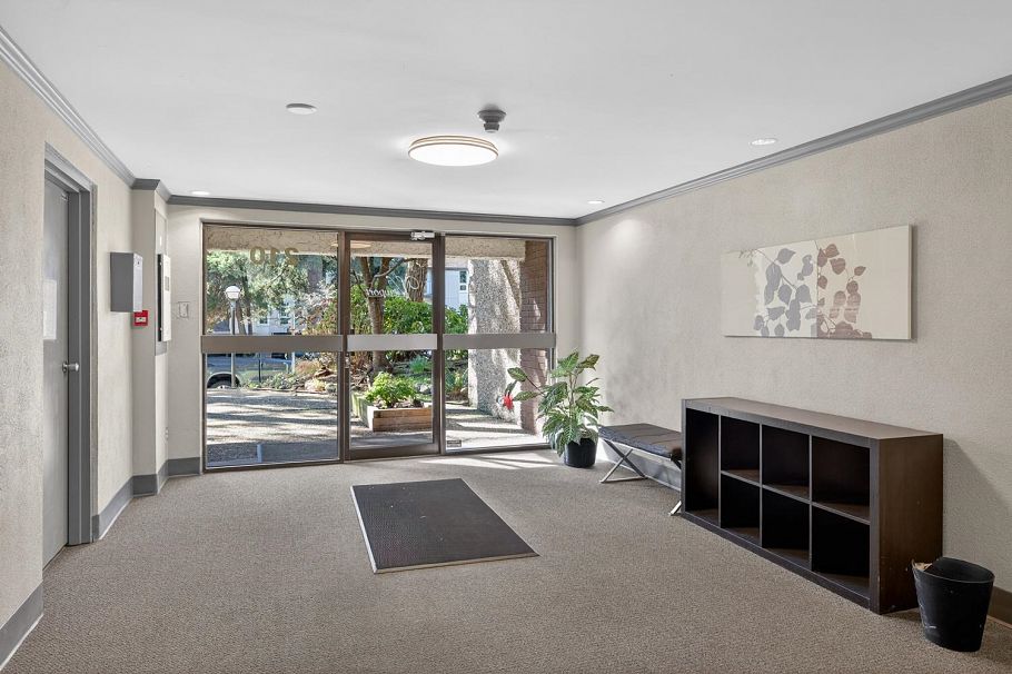 330 210 W 2nd Street North Vancouver, BC - 26