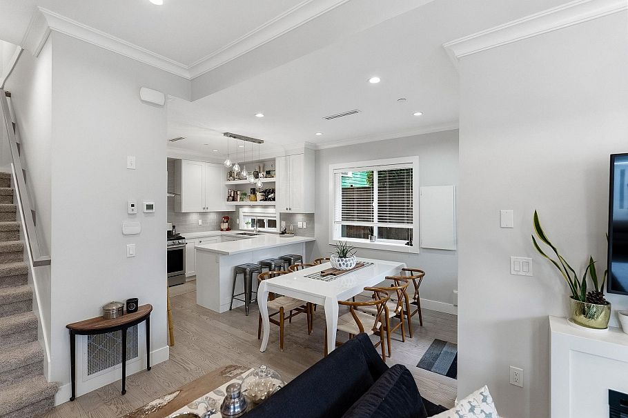 1371 E 13th Avenue Vancouver, BC - 8