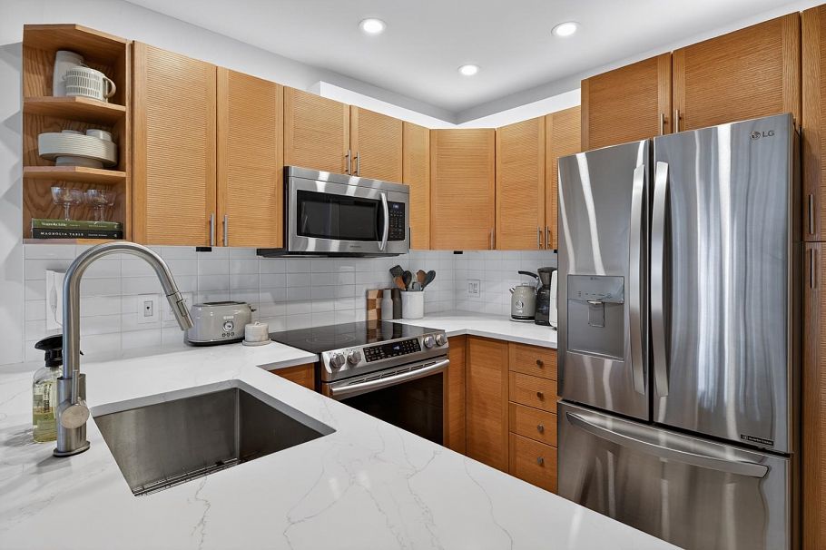 330 210 W 2nd Street North Vancouver, BC - 4