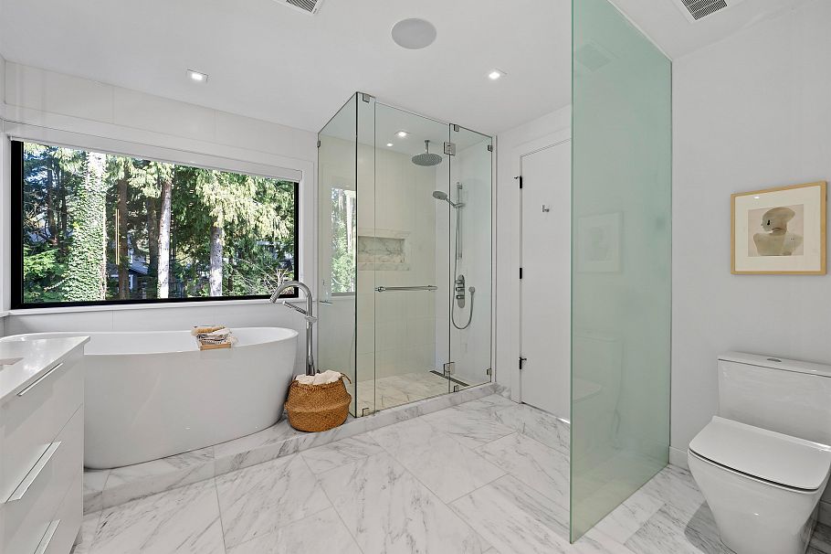 968 Belvista Crescent North Vancouver, BC - 22