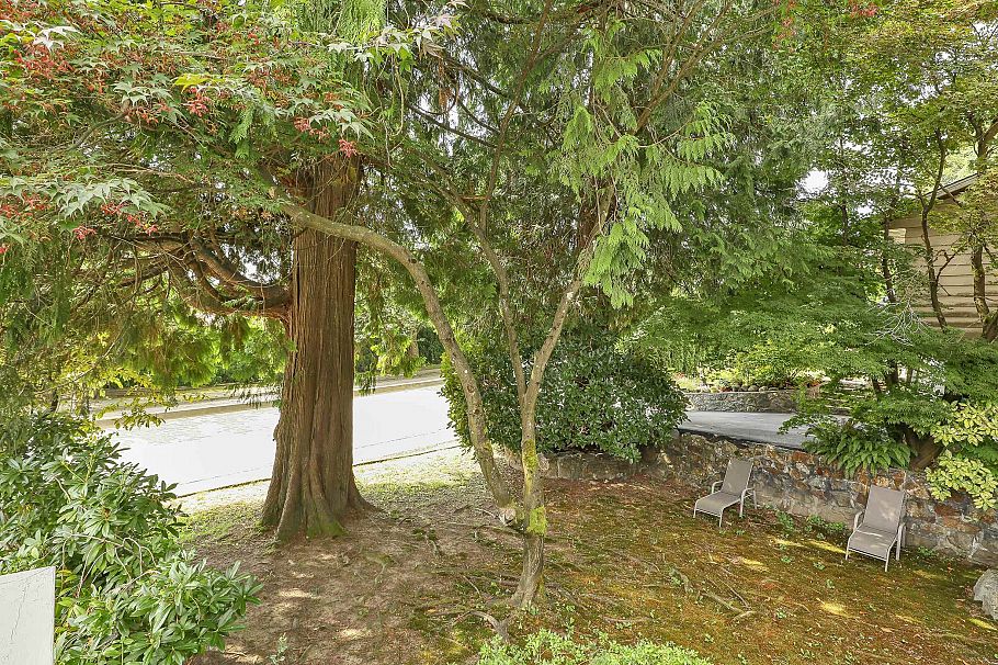 732 E 29th Street North Vancouver, BC - 27