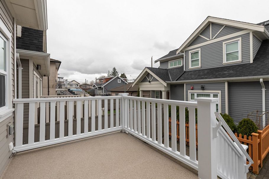 2255 E 35th Avenue Vancouver, BC - 25