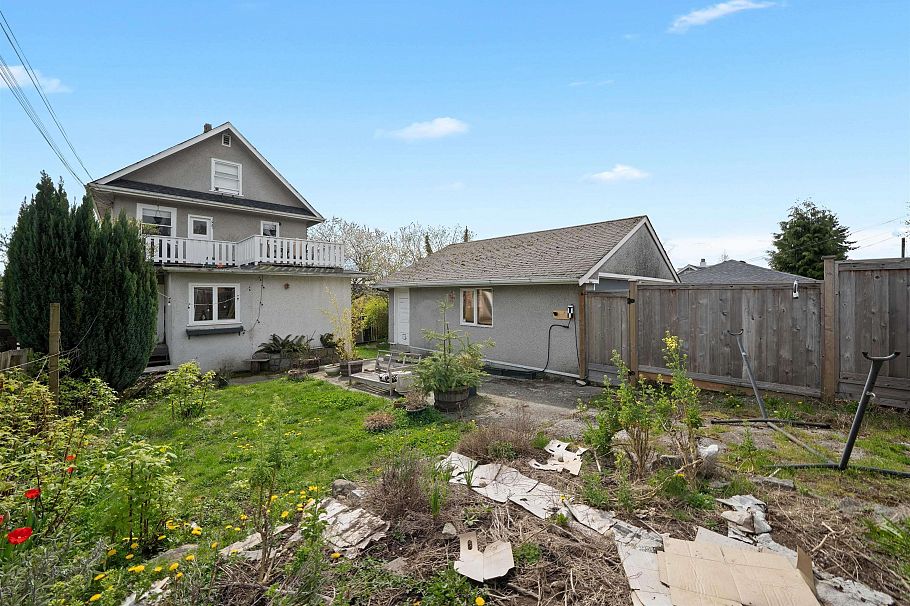 444 E 6th Street North Vancouver, BC - 33