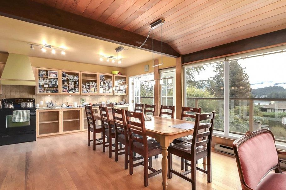 534 Beachview Drive North Vancouver, BC - 12