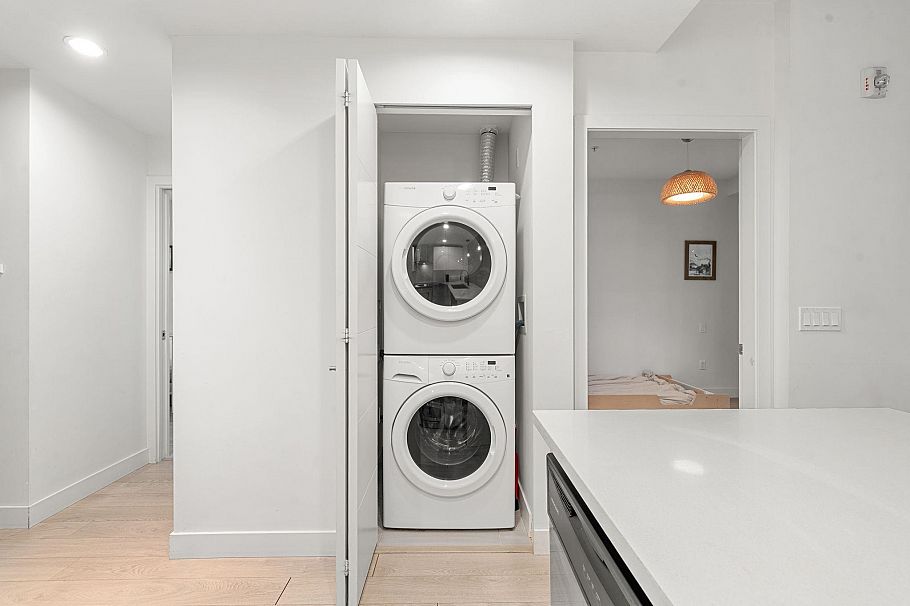 107 733 W 3rd Street North Vancouver, BC - 16