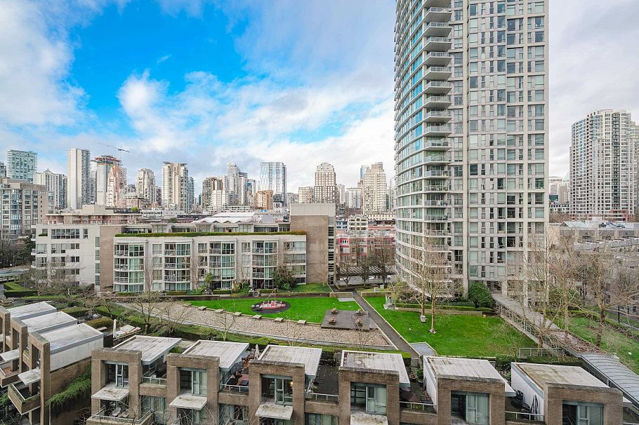 1001 1009 Expo Boulevard Vancouver, BC - 30