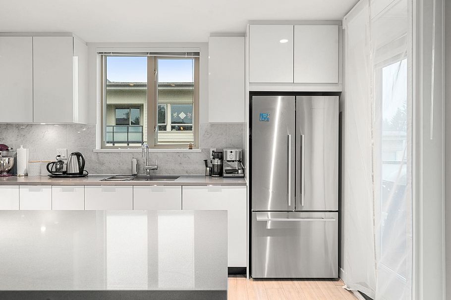 503 2632 Library Lane North Vancouver, BC - 12