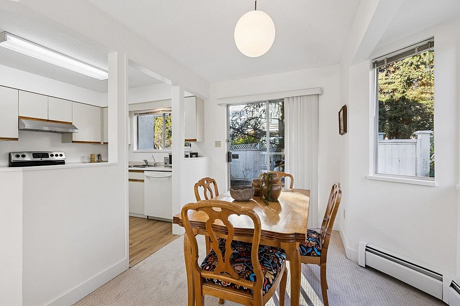 232 E 11th Street North Vancouver, BC - 11