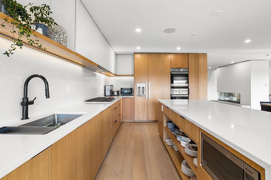 7353 Yew Street Vancouver, BC - 17